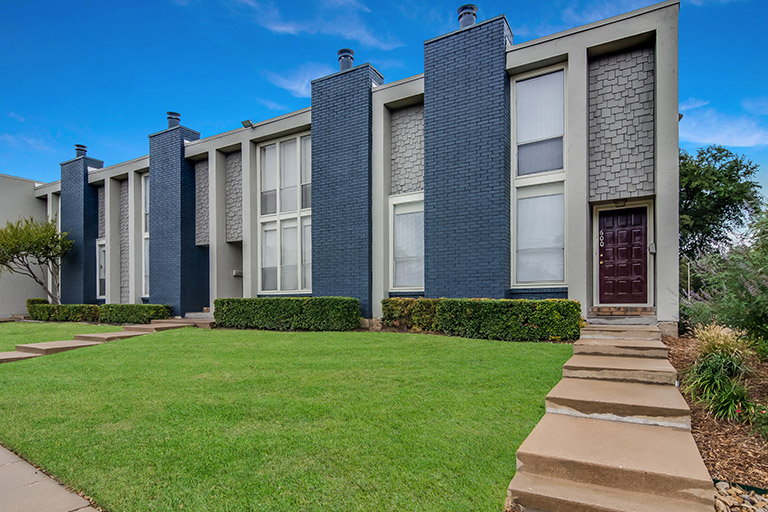 Falls On Clearwood Apartments